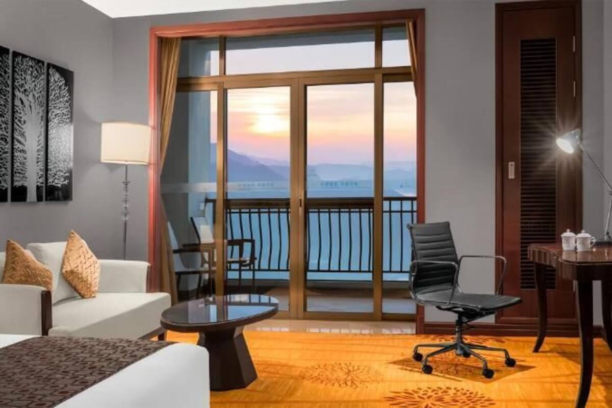 ห้องลักซ์ชัวรี่ดับเบิล, ระเบียง, วิวภูเขา