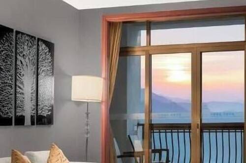 Premier Double Room, Balcony, Hill View