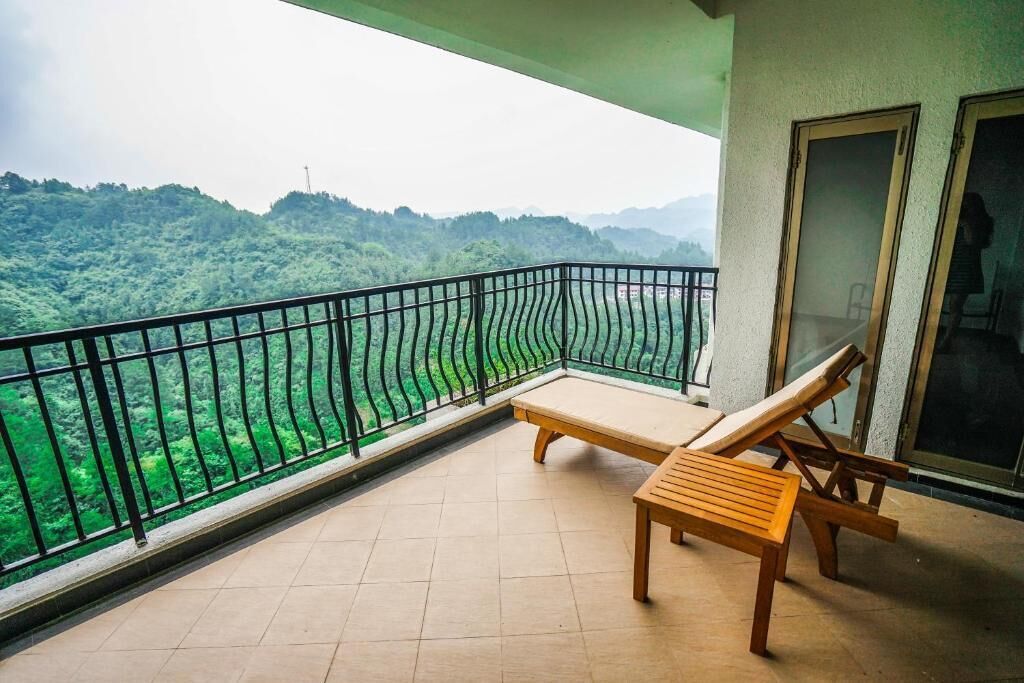 Suite de lujo, balcón, vista a la colina | Áreas de la propiedad