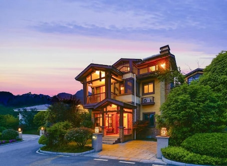 外観. Avatar Valley Grand Hotel