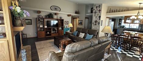 Smart TV, fireplace, DVD player, books