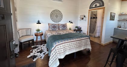 Relaxing Rustic Barndominium with Mountain View’s in Challis Idaho