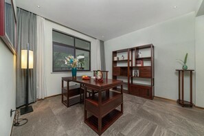 Suite ejecutiva, patio, vistas al patio | Interior