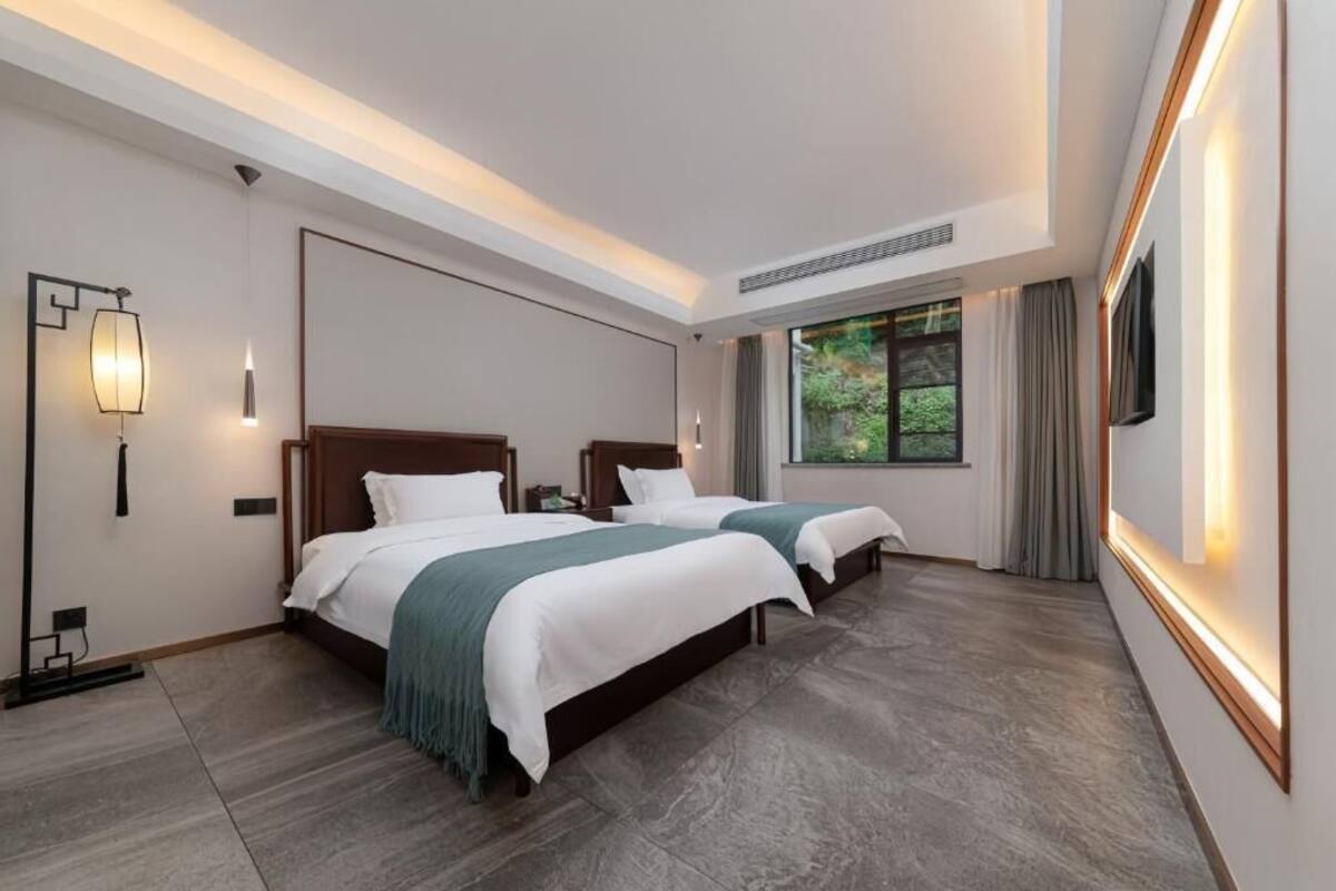 Phòng Suite, sân hiên, quang cảnh đồi núi