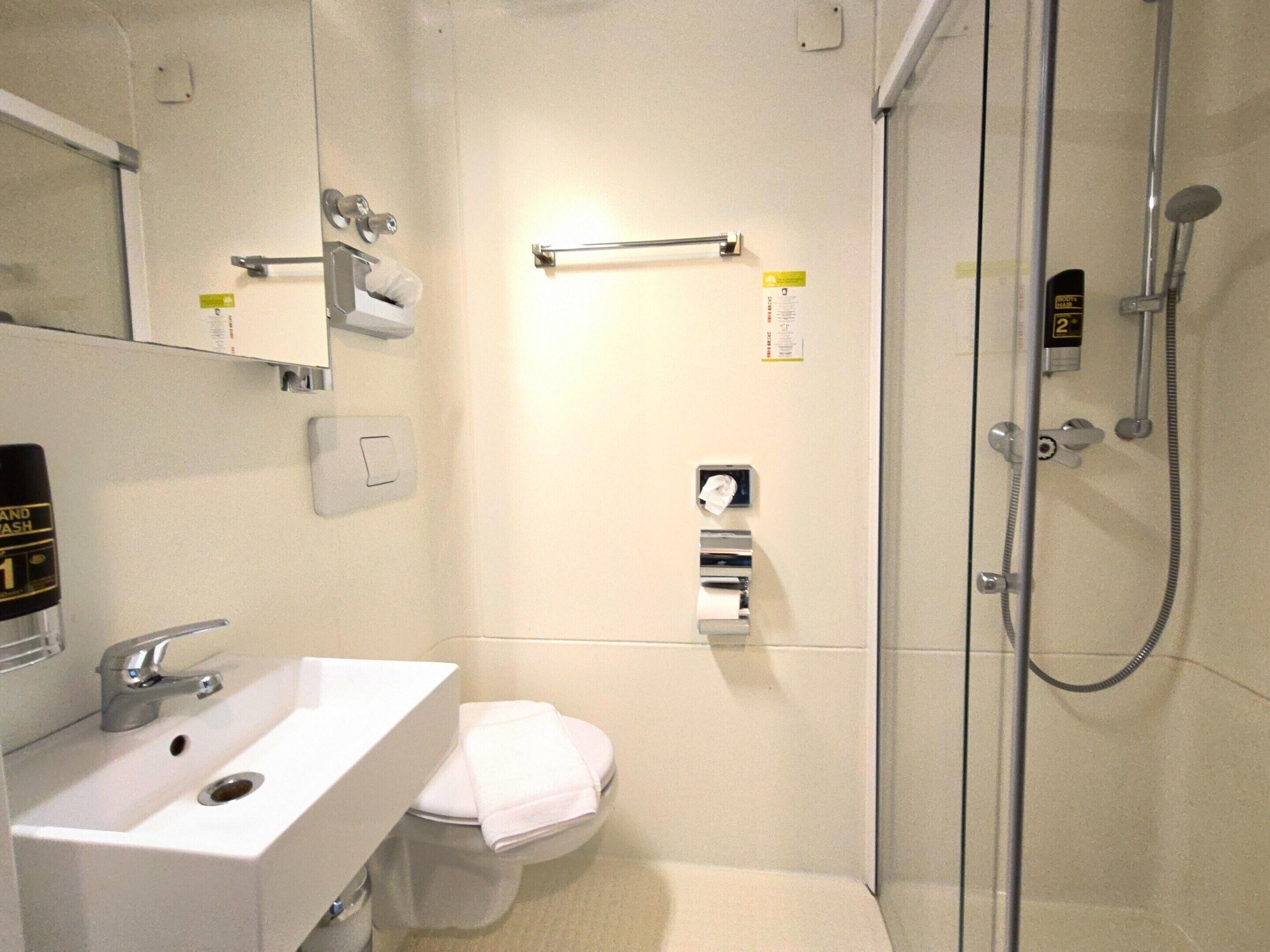 Apartment | Bathroom