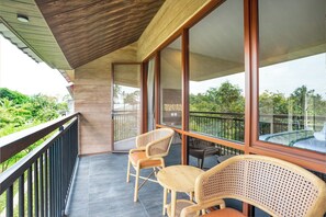 スーペリア ダブルルーム バルコニー リゾートビュー | 施設の敷地