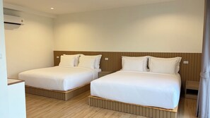 Deluxe Family Room | Desk, free WiFi, bed sheets