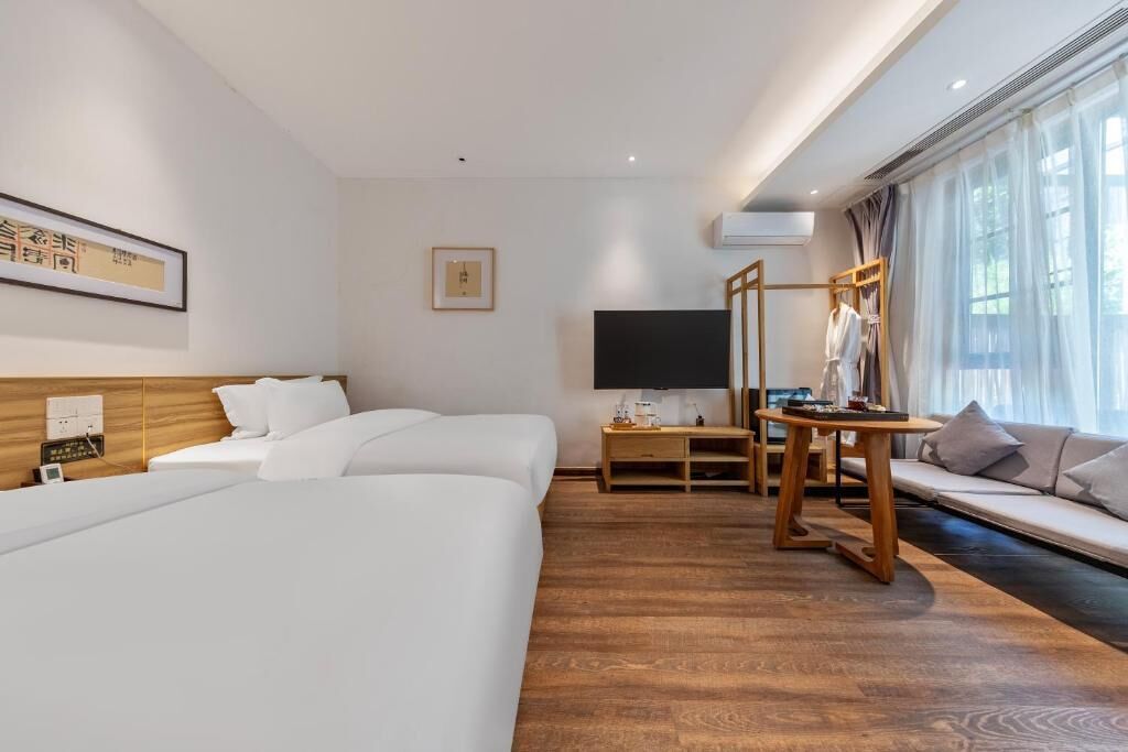 Elite Twin Room, Balcony, Courtyard View