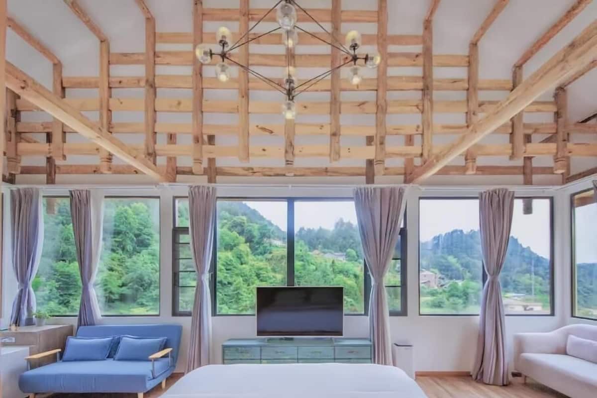 Premier Suite, Balcony, Courtyard View