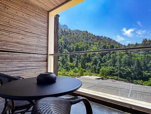 Superior Double Room, Balcony, Courtyard View | Outdoor dining