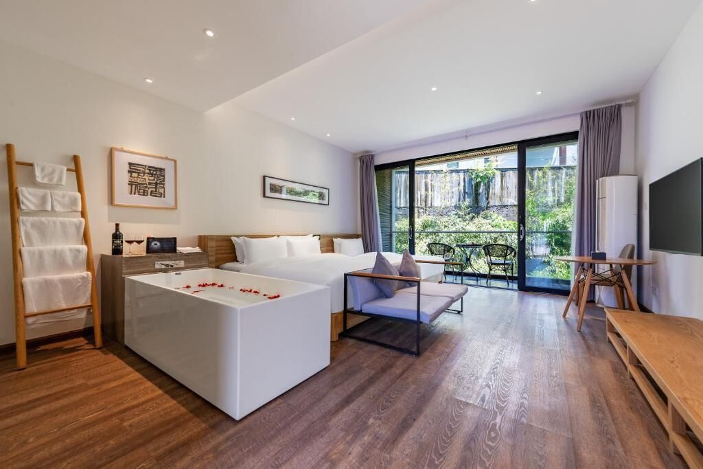 Family Triple Room, Balcony, Courtyard View