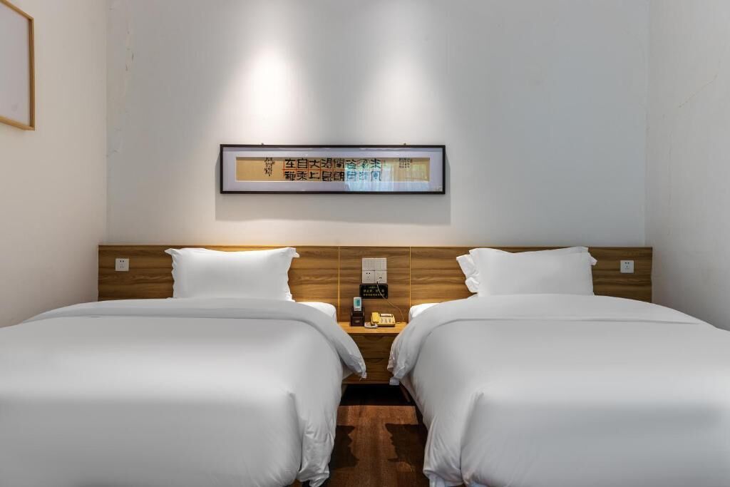 Elite Twin Room, Balcony, Courtyard View