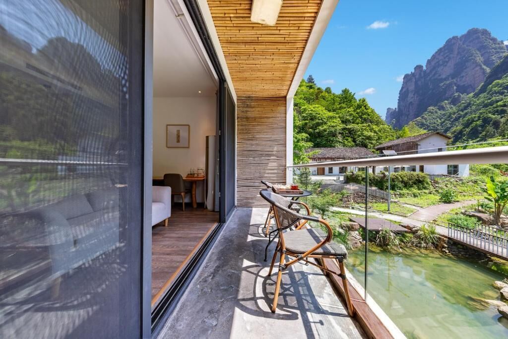 Superior Double Room, Balcony, Courtyard View | Property grounds