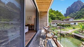 Superior Double Room, Balcony, Courtyard View | Property grounds