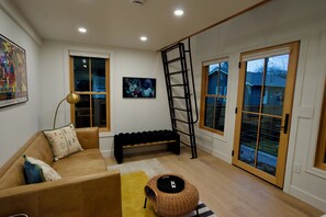 Interior - Backyard Studio in South Park (Seattle)
