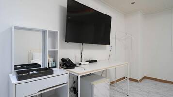 Deluxe Double Room | Interior