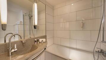 Apartment | Bathroom