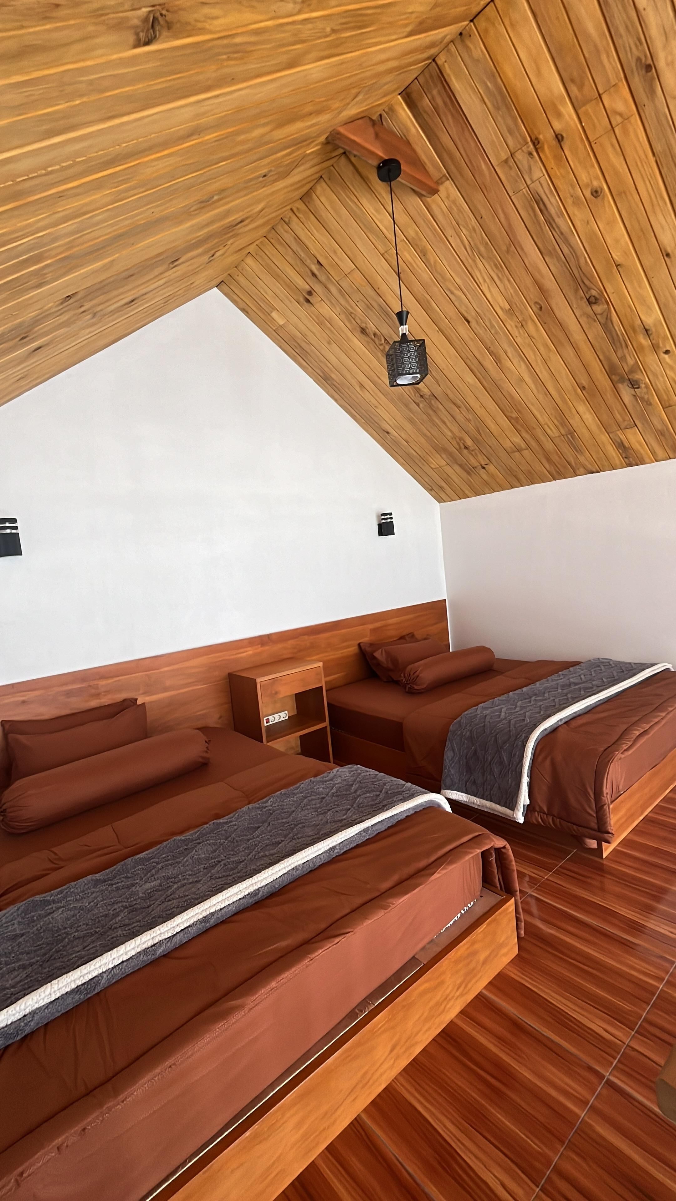 Casa rural familiar, pati, vistes a la muntanya