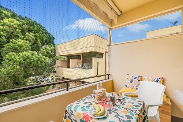 Departamento estándar, varias habitaciones (Casetta Azzurra Capalbio) | Restaurante al aire libre