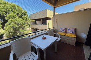 Tempat makan outdoor