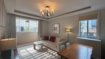 高级套房 | 起居区