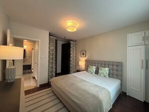 Suite superior | Decoración individual, mobiliario individual, escritorio