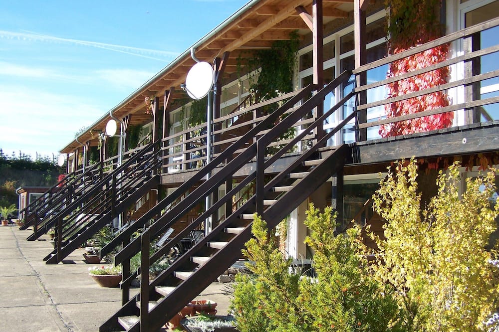 Mobile Home im Ferienpark mit Seezugang - Dabel