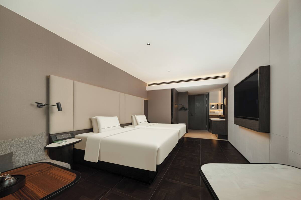 Design Room | Soundproofing, free WiFi