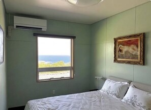 4 bedrooms, iron/ironing board, WiFi, bed sheets - ARTVILLA Tachibana Residence ; Art Villa at the Museum, a Nature and Art Retreat in Okinawa (Nanjo-city)