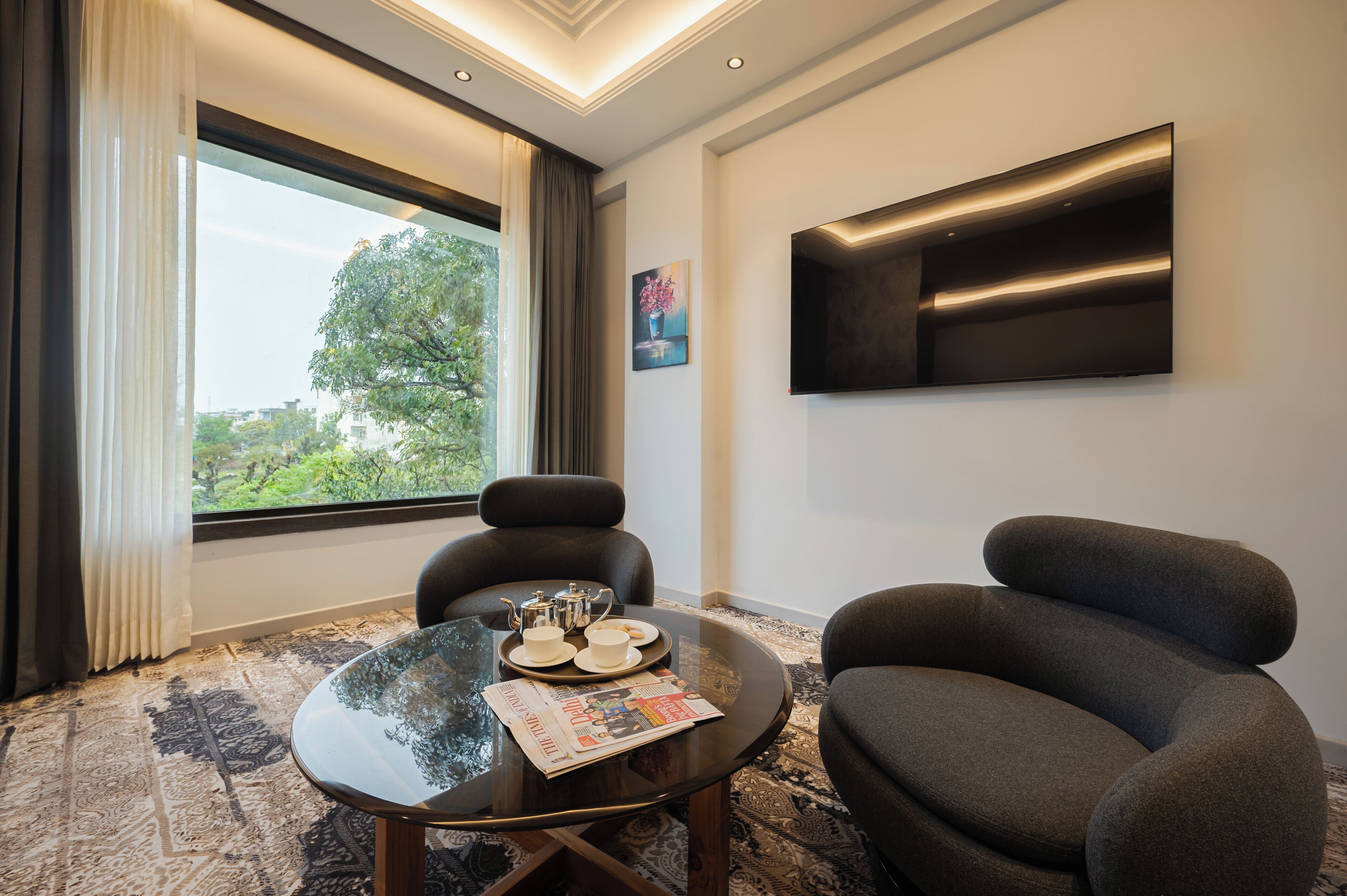 Premium Studio Suite | In-room safe, blackout drapes, soundproofing, iron/ironing board
