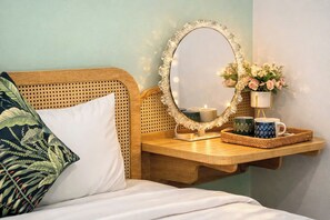 Classic Queen Room | Minibar, in-room safe, free WiFi, bed sheets - Casa Del Mar Boutique Hotel (Phu Quoc)