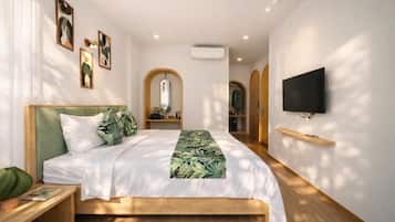 Deluxe Room with City View Balcony | Minibar, in-room safe, free WiFi, bed sheets
