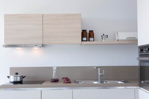 Fridge, stovetop, coffee/tea maker, electric kettle - Villa Kalamos - Elegant Villa With Direct Sea Access (Lefkada)
