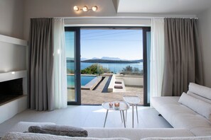 Smart TV, fireplace - Villa Katerina-Stylish 4DR villa with Sea View (Perigiali)