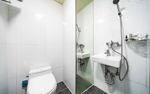 Deluxe Double Room | Bathroom - Myeongdong Chungmuro Youngin Hotel (SEOUL)