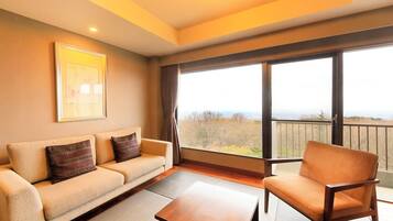 Deluxe Twin Room, Mountain View | Living area