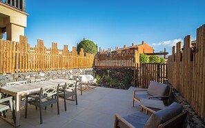 Outdoor dining - Spacious house with terrace and pool in Tenerife (San Miguel de Abona)