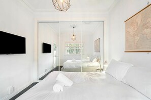 3 bedrooms, iron/ironing board, Internet, bed sheets