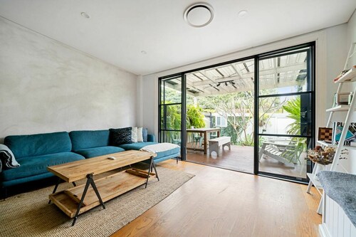 Sleek Tempe Pad near SYD Airport & Transit