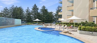 MetaWiseBnB Luxury North-Facing 2BR Near Beach 5