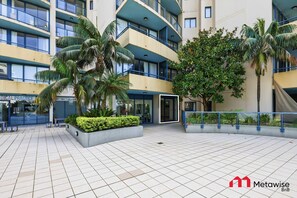Exterior - MetaWiseBnB Luxury North-Facing 2BR Near Beach 5 (Cronulla)