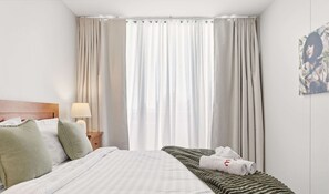 2 bedrooms, desk, iron/ironing board, WiFi - MetaWiseBnB Luxury North-Facing 2BR Near Beach 5 (Cronulla)