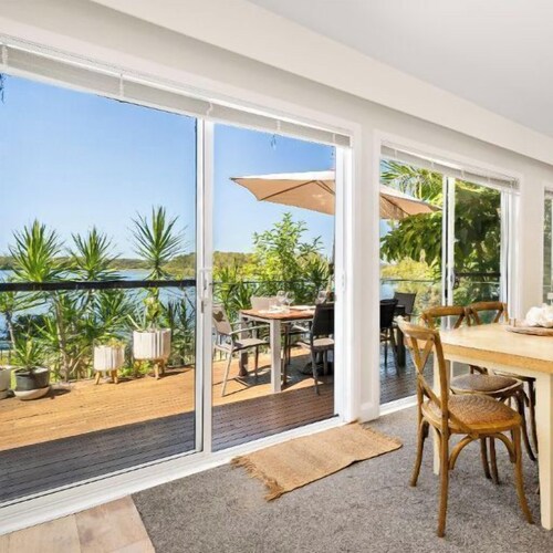 The Lakehouse - Exclusive Waterfront Escape