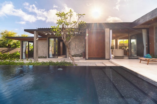Melasti Beach Villa