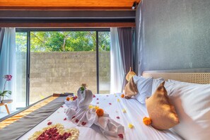 Deluxe Villa | Premium bedding, in-room safe, soundproofing, iron/ironing board - Melasti Beach Villa (Ungasan)