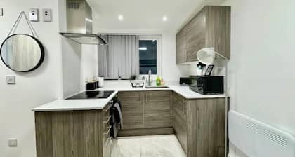 Modern & Cosy 1 bedroom, Fast WiFi