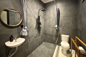 Deluxe Double Room | Bathroom