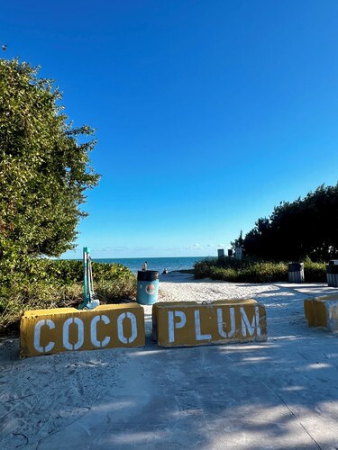 Coco Plum Beach Paradise: Water Views, Heated Pool, and Boat Slip.