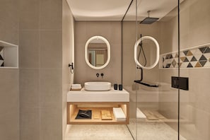 Artículos de tocador gratuitos, toallas, jabón, shampoo