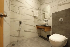 Bathroom - Hotel Grace (New Delhi)